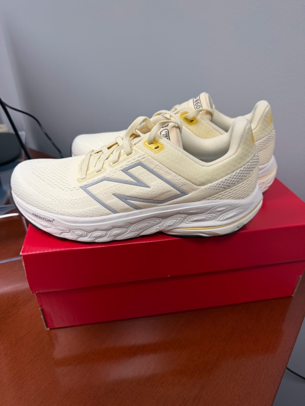 Women's New Balance 860v14